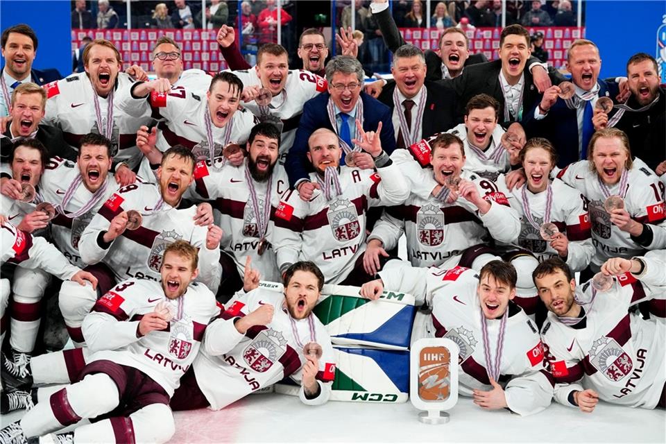 Bronze bei WM: Letten empfangen Eishockey-Helden euphorisch Die Letten feiern die Bronzemedaille bei der Eishockey-WM.