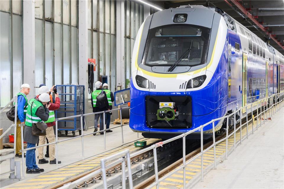Die Lieferung der neuen Alstom-Züge vom Typ Coradia Max ist zu einer jahrelangen Posse geworden. (Archivbild)Julian Stratenschulte/dpa