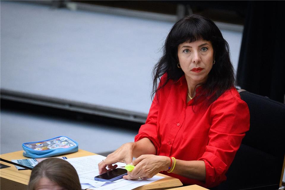 Die Linke bezeichnet Wegners Rückzug als überfällig. (Archivbild)Bernd von Jutrczenka/dpa