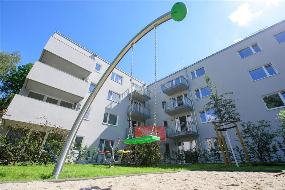 Die Linke fordert mehr Geld im Landeshaushalt für den Bau neuer Sozialwohnungen. (Archivbild)Robert Michael/dpa-Zentralbild/dpa