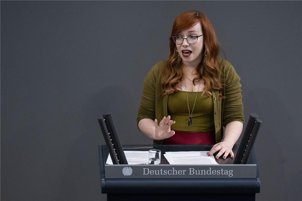 Die Linken-Abgeordnete Kathrin Gebel spricht über Gewalt gegen Frauen und dabei auch über ein eigenes Erlebnis. Sebastian Christoph Gollnow/dpa