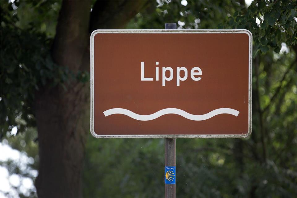 Die Lippe fließt meist gemächlich im Norden des Ruhrgebiets - doch Hochwasser können gefährlich werden. (Archivbild)picture alliance / dpa