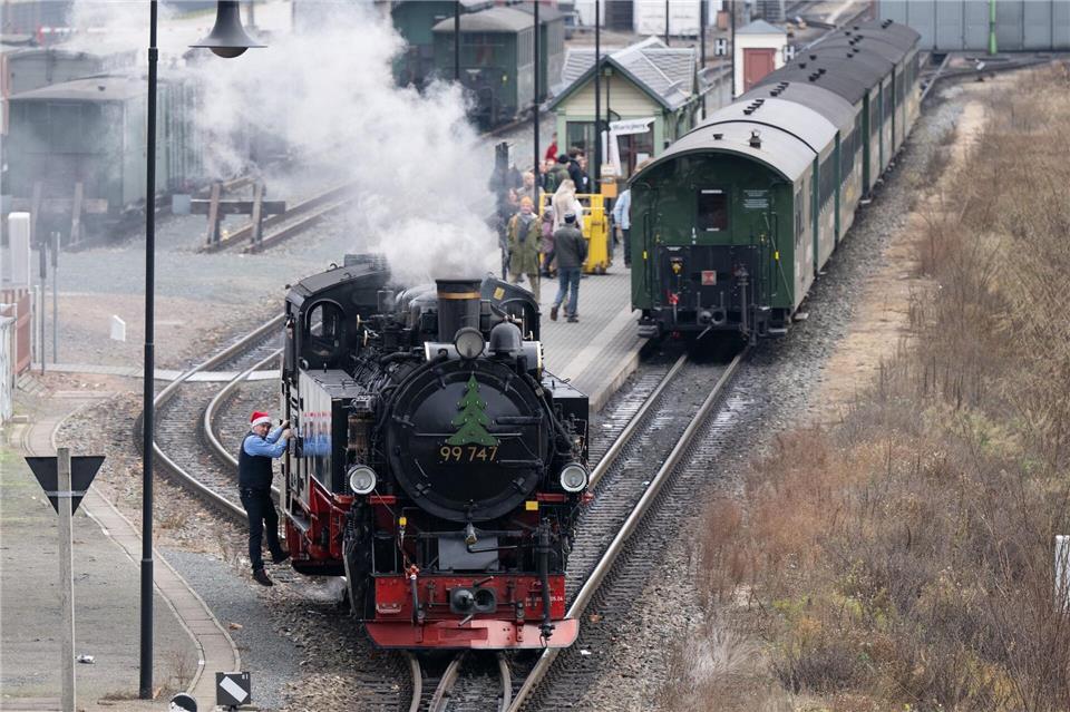 Die Lößnitzgrundbahn und die Weißeritztalbahn starten mit neuem Fahrplan. Sebastian Kahnert/dpa