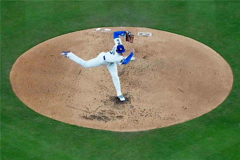 Baseball am Limit: MLB-Finale endet nach 6:39 Stunden  Die Los Angeles Dodgers um Pitcher Shohei Ohtani lieferten sich mit Toronto ein langes Duell. (Archivbild)Brynn Anderson/AP/dpa