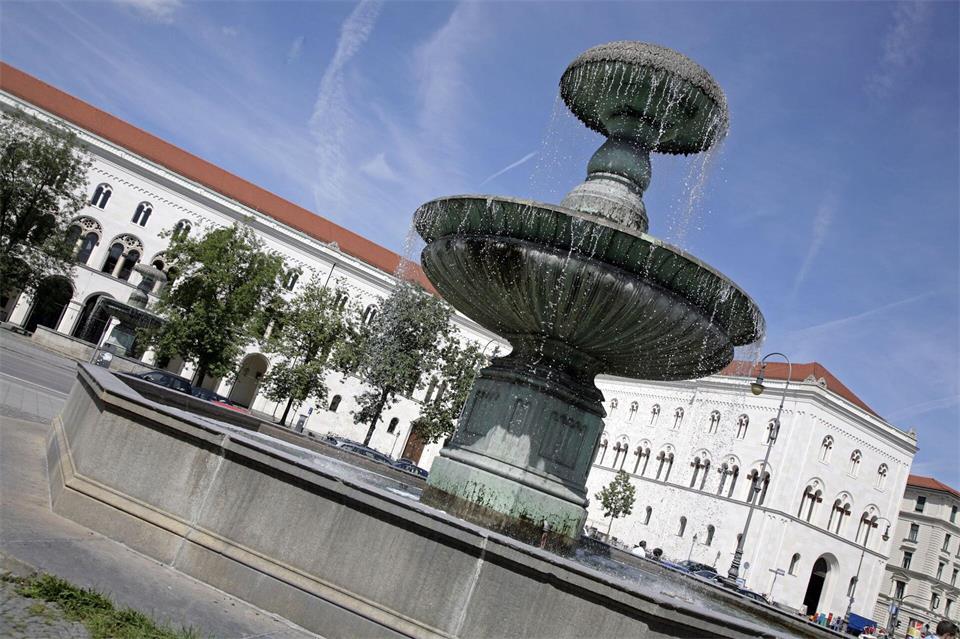 Die Ludwig-Maximilians-Universität (LMU) in München war Ziel eines Hackerangriffs. (Archivbild)Andreas Gebert/dpa