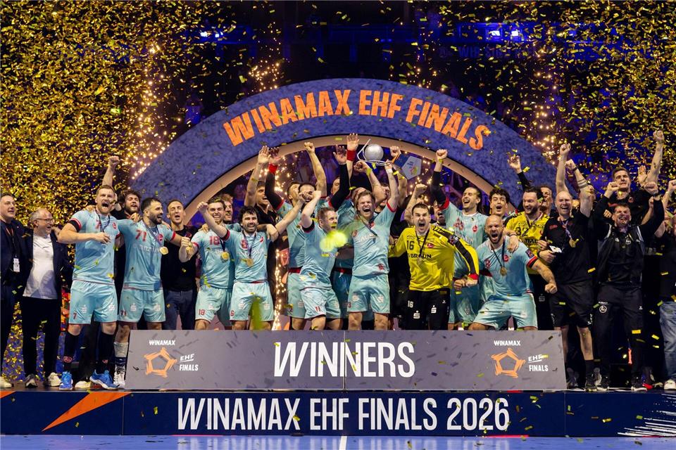 Die MT Melsungen feiert den Titel in der European League.Philipp Szyza/dpa