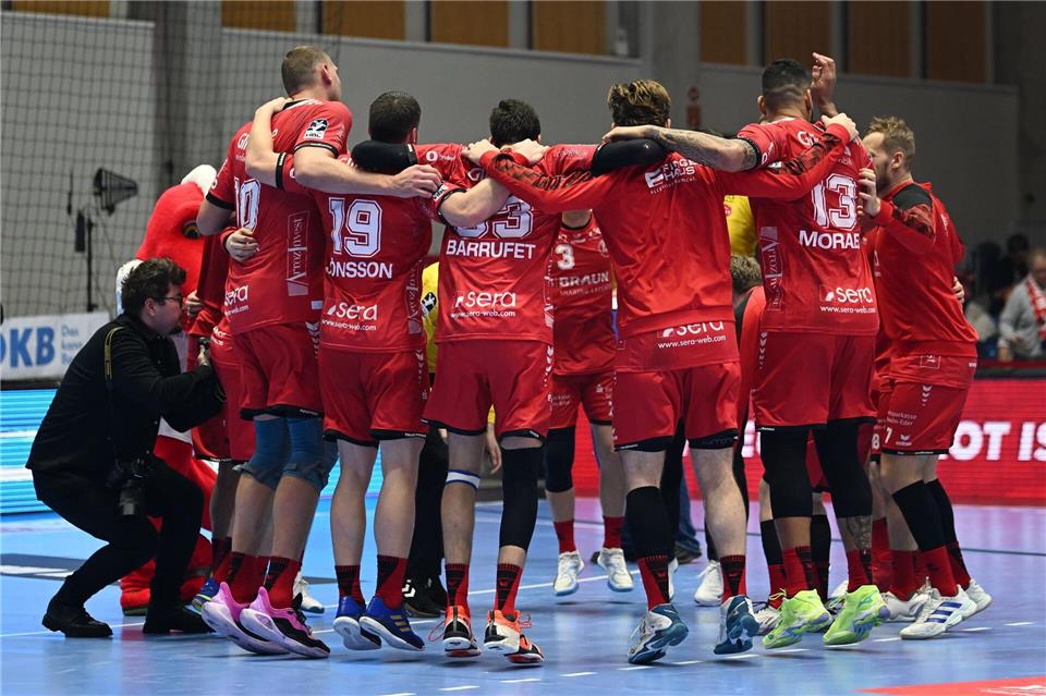 Die MT Melsungen hat das Topspiel in der Handball-Bundesliga bei der TSV Hannover-Burgdorf gewonnen.Swen Pförtner/dpa