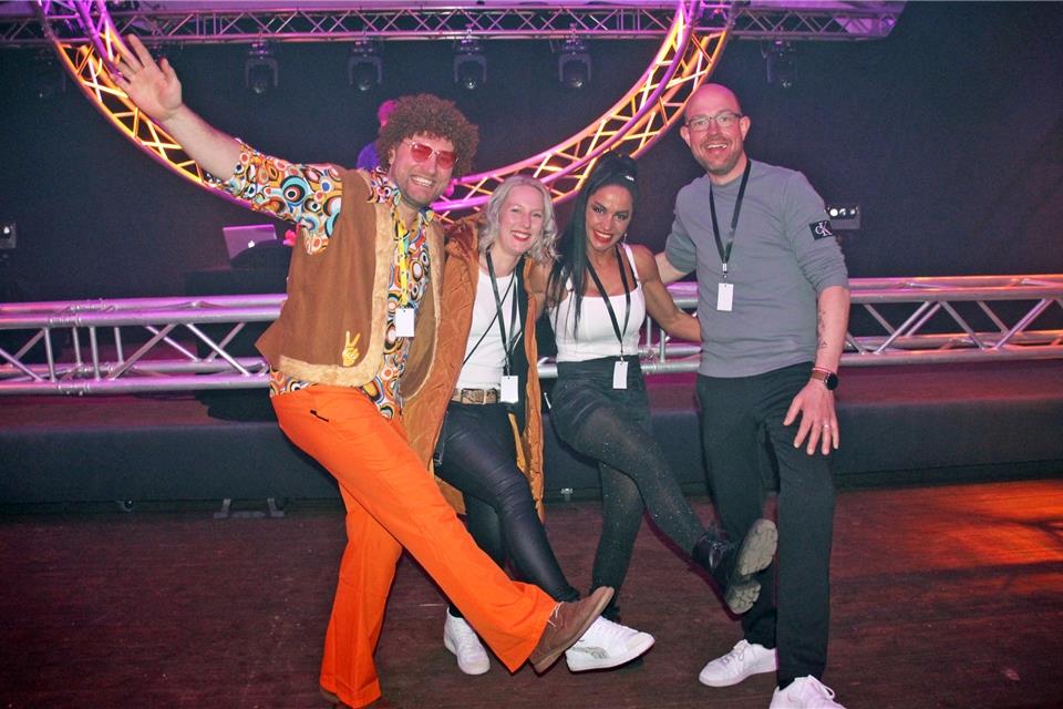 Die Macher der Partynacht in Raesfeld: (v.l.) Dorfwirt Anton Braun, Natalie Labod, Maria Medic vom Bla Bla Reken und André Wachtmeister. 