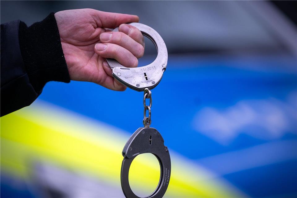 Die Männer wollten ihre Beute abholen, als die Polizei sie festnahm. (Symbolbild)Soeren Stache/dpa