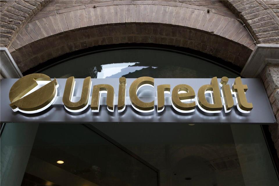 Die Mailänder Großbank Unicredit kürzt bei IT-Diensten in Deutschland.Mattia Sedda/epa/dpa