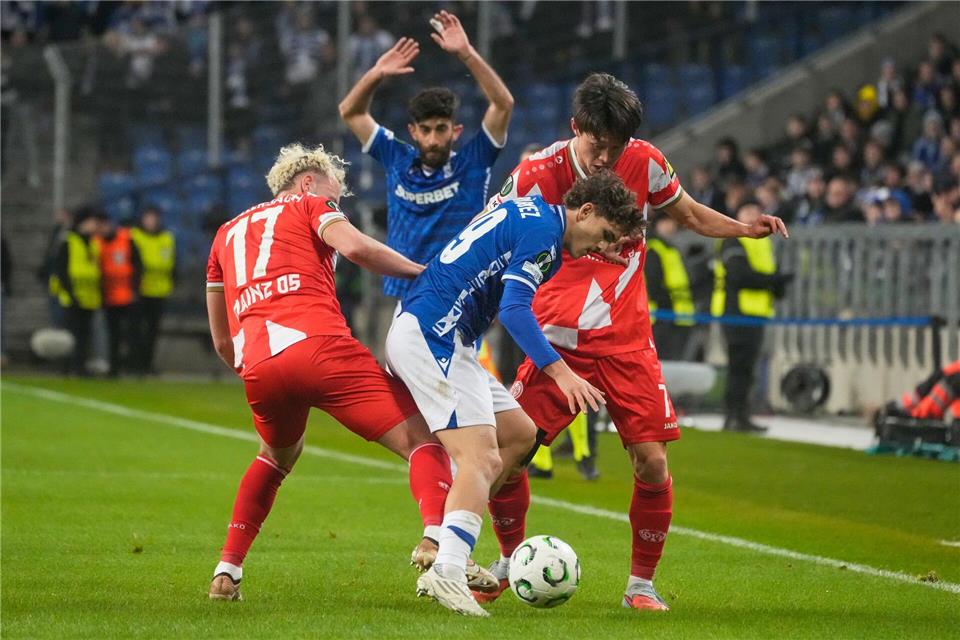 Die Mainzer taten sich in Posen zunächst schwer.Czarek Sokolowski/AP/dpa