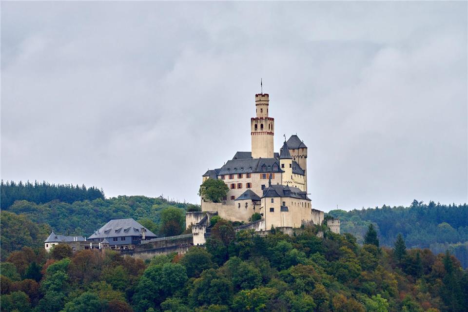 Die Marksburg ist die einzige unzerstörte Höhenburg am Rhein. (Archivbild)Thomas Frey/dpa/dpa-tmn