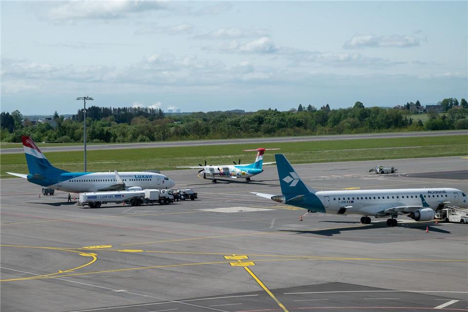 Die Maschine drehte kurz nach dem Start um und landete wieder. (Archivbild)Harald Tittel/dpa