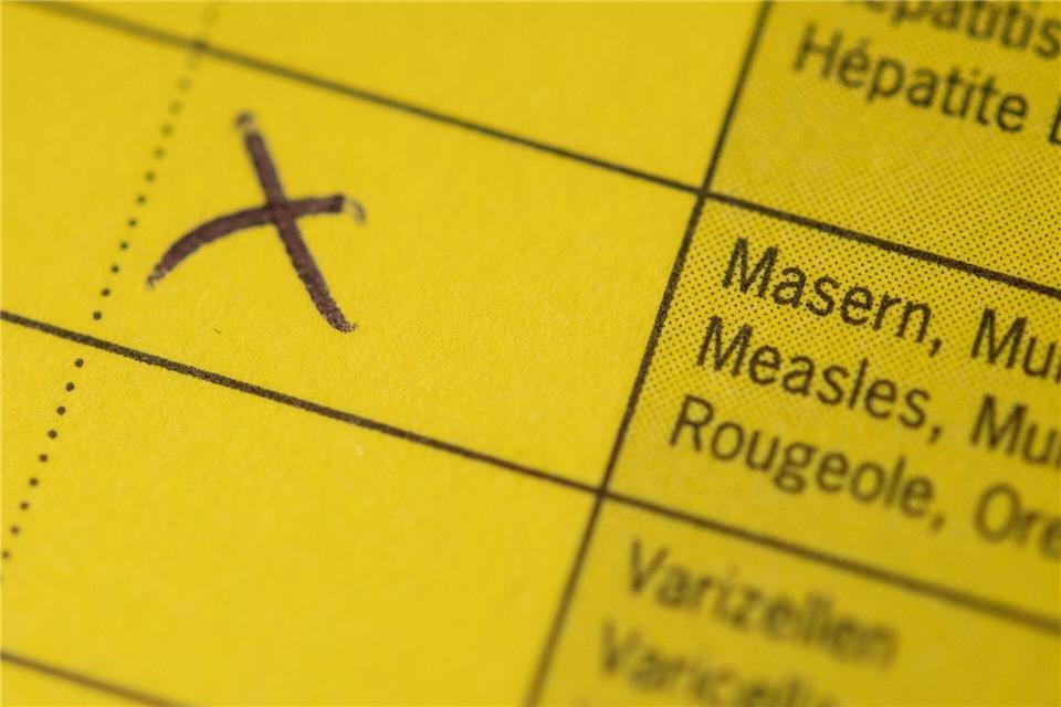 Die Masernimpfung ist für Kita- und Schulkinder inzwischen Pflicht - und die Zahl der Erkrankten sinkt. (Symbolbild)Marius Becker/dpa