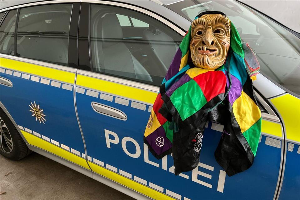 Die Maske ist wieder bei ihrem Besitzer. --/Polizei Ravensburg/dpa