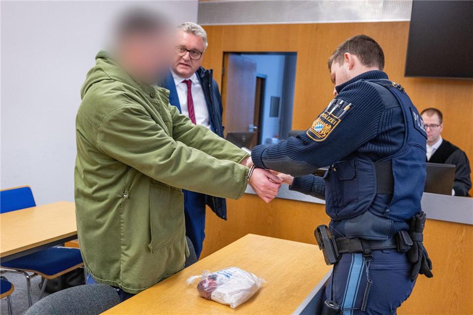 Die Maßkrugattacke auf einem Volksfest werteten die Richter als versuchten Mord. (Archivbild)Armin Weigel/dpa