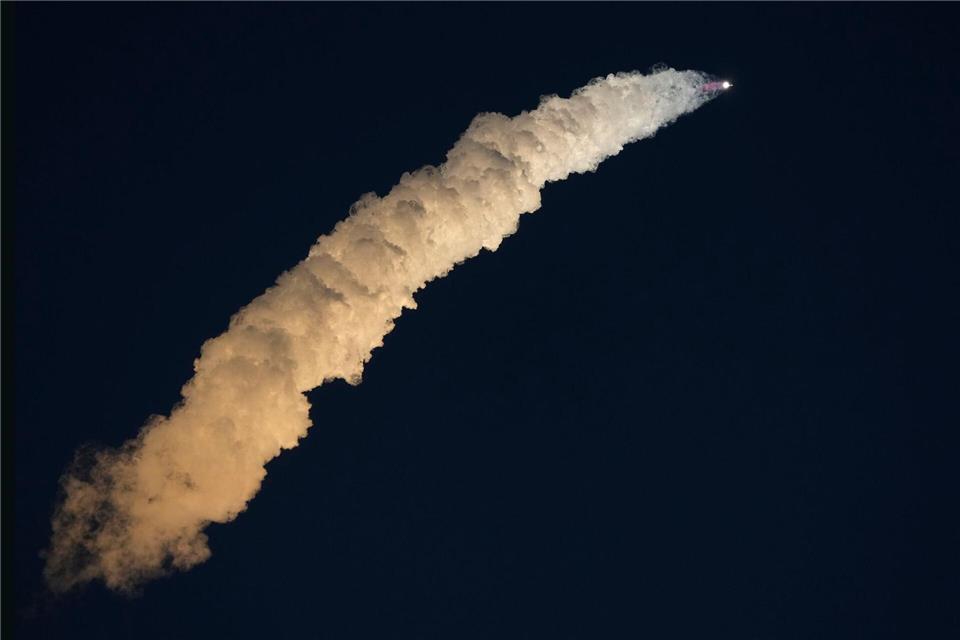 Die Mega-Starship-Rakete von SpaceX während des erfolgreichen Testflugs.Eric Gay/AP/dpa