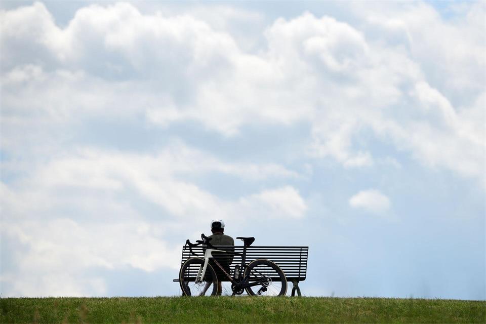 Die Menschen im Norden können sich heute über freundliches und ruhiges Wetter freuen (Archivbild).Daniel Bockwoldt/dpa