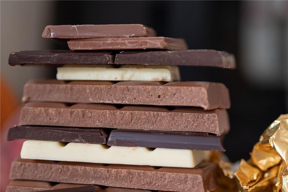 Die Menschen in Deutschland essen laut YouGov am liebsten Vollmilchschokolade. Jeder Zweite gibt die Sorte an.Monika Skolimowska/dpa-Zentralbild/dpa