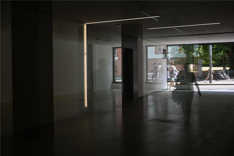 Die Menschen müssen sich an eine gewissen Fluktuation in den Innenstädten gewöhnen, sagt Wirtschaftsministerin Daniela Schmitt (FDP). Arne Dedert/dpa