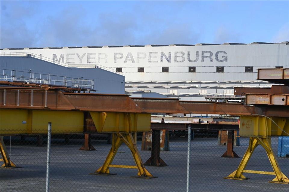 Die Meyer soll mit dem Großauftrag von MSC bis in die 2030er Jahre hinein ausgelastet sein. (Archivbild)Lars Penning/dpa