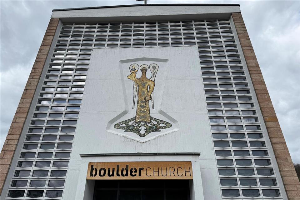 Die Michaelskirche in Bad Orb stand jahrelang leer. Jetzt wird das Gebäude als Boulderhalle genutzt.Michael Bauer/dpa