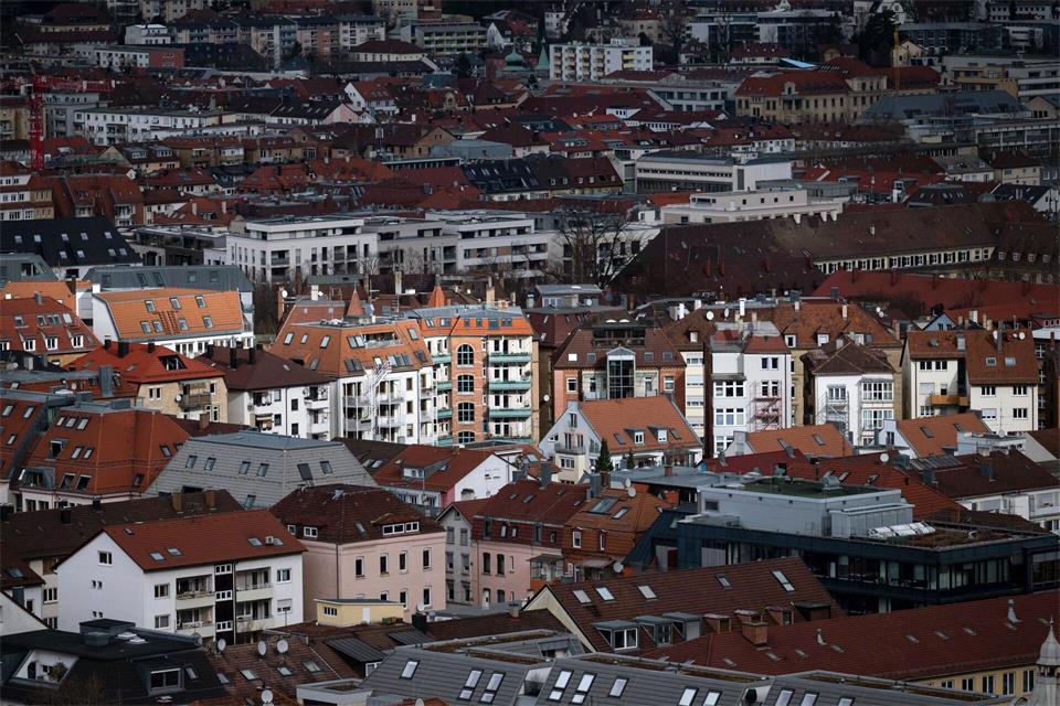 Die Mietpreisbremse in Baden-Württemberg soll auch im kommenden Jahr gelten. (Archivbild)Marijan Murat/dpa