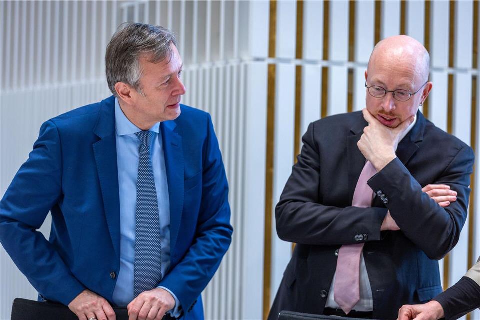 Millionen aus dem Sondervermögen für neue Polizeigebäude Die Minister sind sich eining: Mit Geld aus dem kreditfinanzierten Sondervermögen des Bundes sollen in MV auch neue Polizeigebäude errichtet werden. (Archivbild) Jens Büttner/dpa