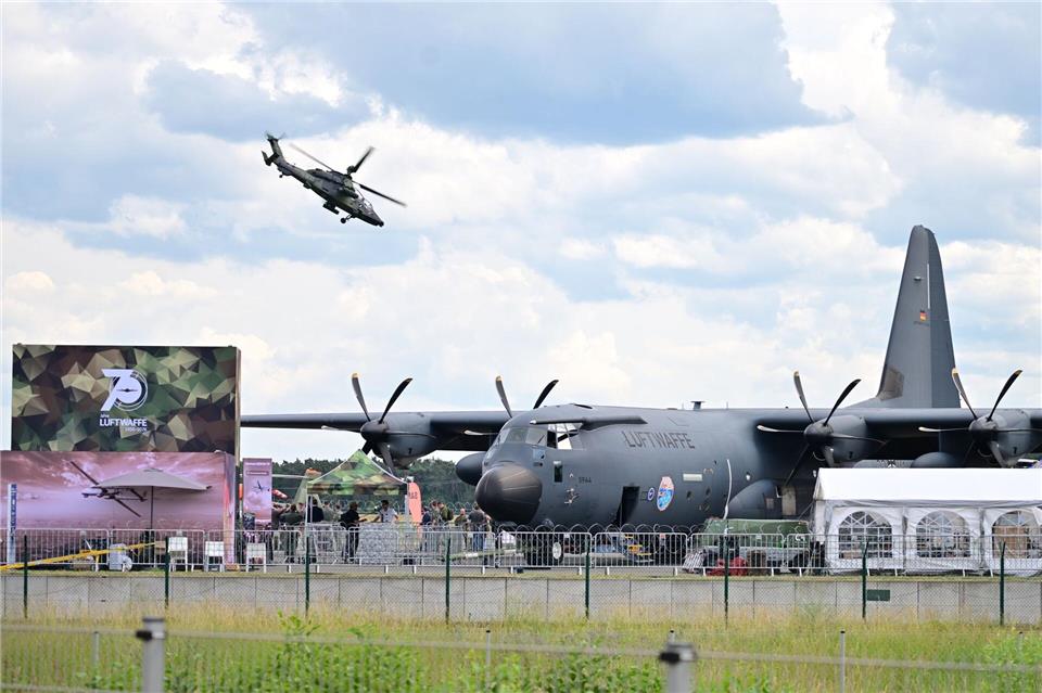 Die Ministerpräsidenten der ostdeutschen Länder kommen zu einer Sonderkonferenz im Rahmen der ILA Berlin zusammen.Sebastian Gollnow/dpa