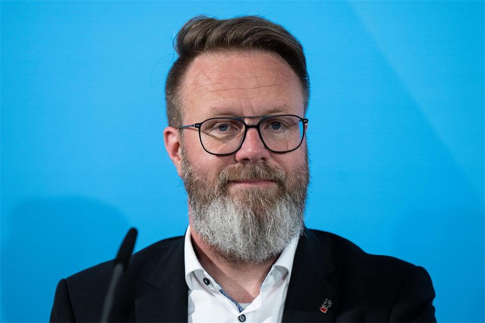 Die „Missunde III“ ist laut Verkehrsminister Claus Ruhe Madsen „Geschichte“. (Archivbild)Sven Hoppe/dpa