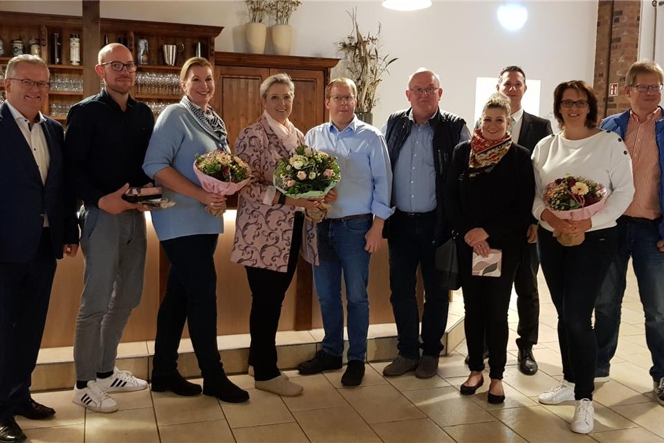 Die Mitglieder des Ortsmarketingvereins haben sich in der Festscheune Hecheltjens Hof getroffen.
