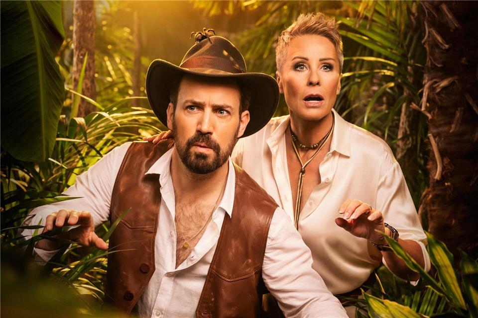 Die Moderatoren Jan Köppen und Sonja Zietlow von der RTL+ Realityshow „Ich bin ein Star - Showdown der Dschungel-Legenden“.Pascal B�nning/RTL+/dpa