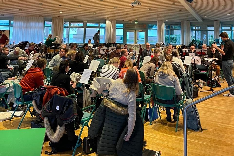 Die Musiker bereiten sich intensiv auf das Jahreskonzert vor. Dazu gehörte nun auch ein gemeinsames Probenwochenende.