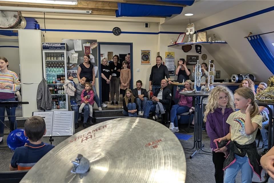 Die Musikkapelle Burlo hat Besuchern die Möglichkeit gegeben, Instrumente auszuprobieren.