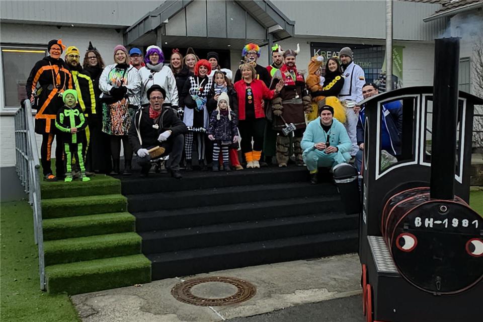 Die Nachbarn aus dem Bahnhofshook waren zum 73. Mal zusammen Wurst aufholen.