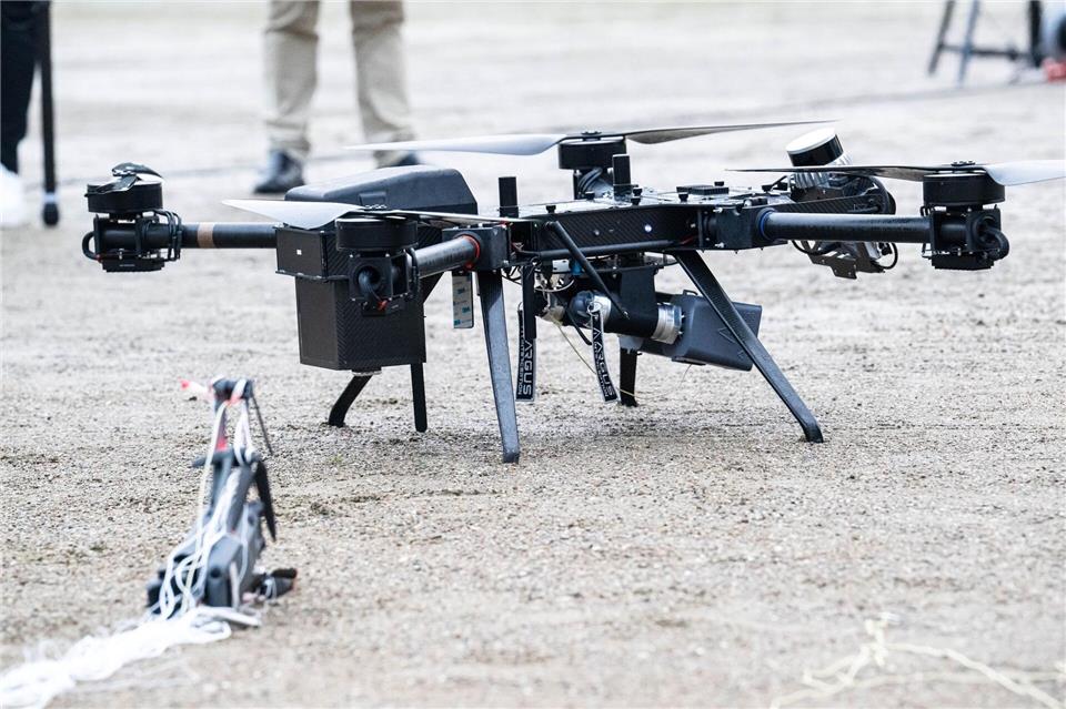 Die Nachfrage nach Systemen zur Detektion und Abwehr von Drohnen hat laut Bundesverband der Deutschen Luft- und Raumfahrtindustrie zuletzt zugenommen. (Archivfoto)Sina Schuldt/dpa