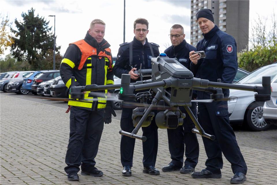 „Die Nachfrage nach dem großen Drohnenführerschein hat sich bei uns in den vergangenen Jahren vervielfacht“, berichtet Putze. (Archivbild)Helmut Fricke/dpa