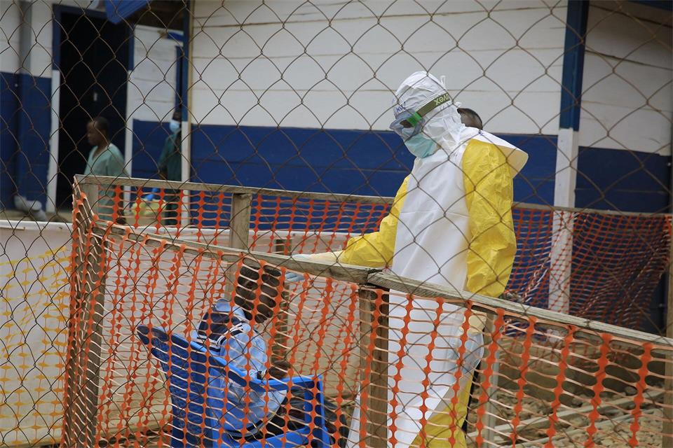 Die Nachverfolgung von Kontakten ist in der Ebola-Bekämpfung elementar.Sebastien Kitsa Musayi/AP/dpa
