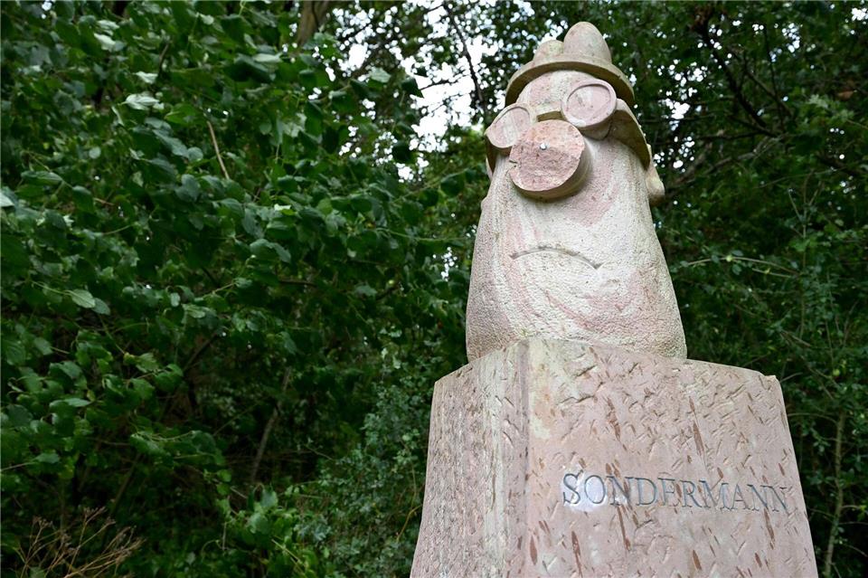 Nase der Sondermann-Skulptur zieht ins Museum Die Nase wurde bereits 2023 schon einmal abgeschlagen. Michael Brandt/dpa