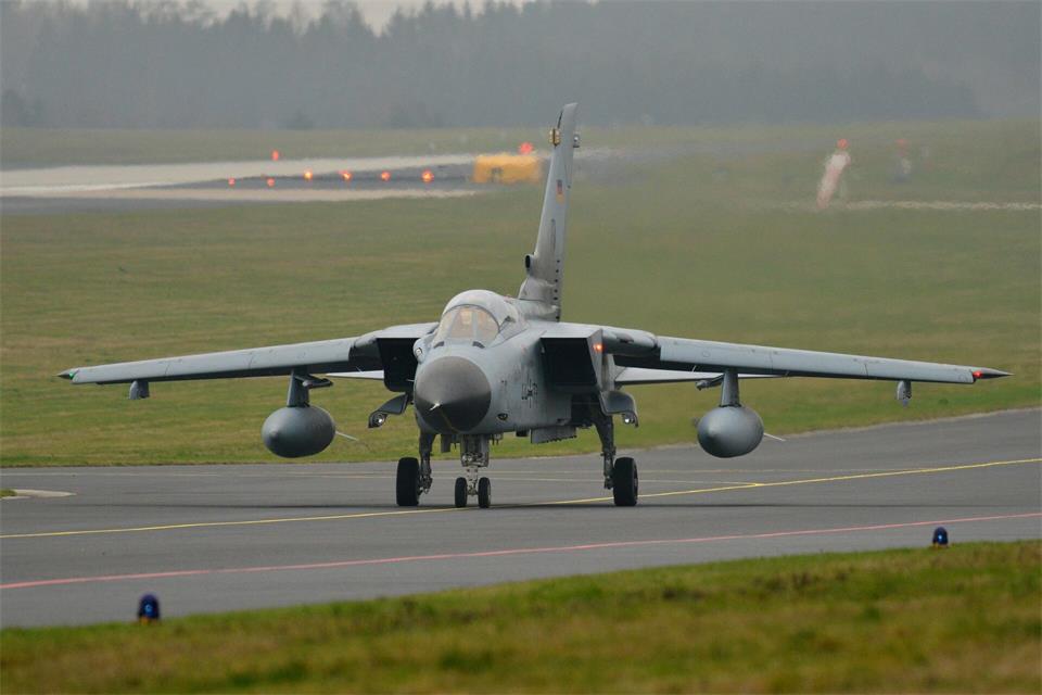 Die Nato beginnt am Dienstag in Italien ihre jährlichen Manöver zur Verteidigung des europäischen Bündnisgebiets mit Atomwaffen. (Symbolbild)Harald Tittel/dpa