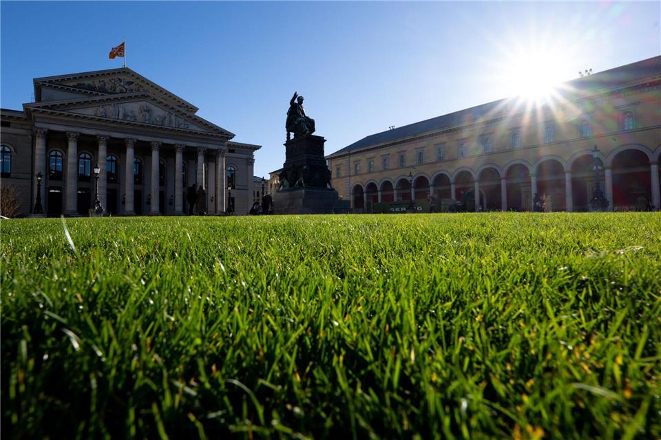 Die Neugestaltung auf dem Max-Joseph-Platz in der Landeshauptstadt München kostete die Stadt 3,87 Millionen Euro.Sven Hoppe/dpa