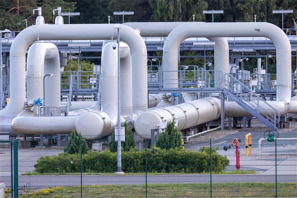 Die Nord-Stream-Pipelines einfach wieder aufdrehen - so einfach ist es nicht, schon gar nicht für eine Landesregierung. (Archivbild) Jens Büttner/dpa