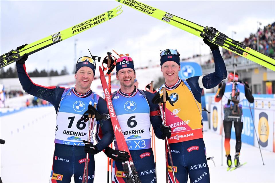 Die Norweger feiern in Oberhof einen Dreifachsieg.Martin Schutt/dpa