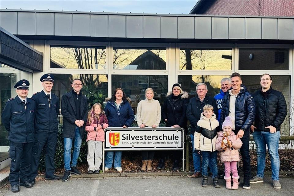 Die Organisatoren des Umzugs haben die Erlöse an mehrere Gruppen und Organisationen übergeben.