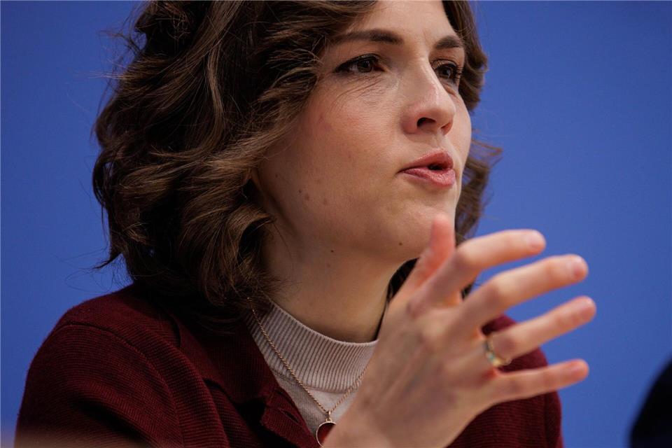 Die Ostbeauftragte Elisabeth Kaiser ärgert sich, wenn die Simson vereinnahmt wird. (Archivbild)Carsten Koall/dpa