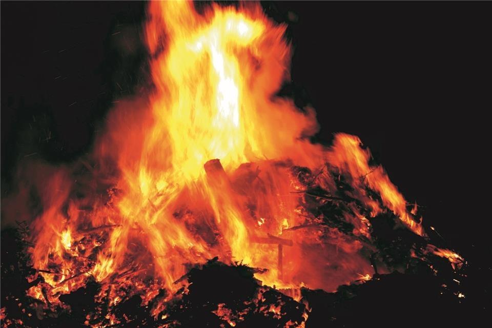 Die Osterfeuer der Pfarrgemeinde St. Martin brennen auf den beiden Festplätzen in Raesfeld und Erle.