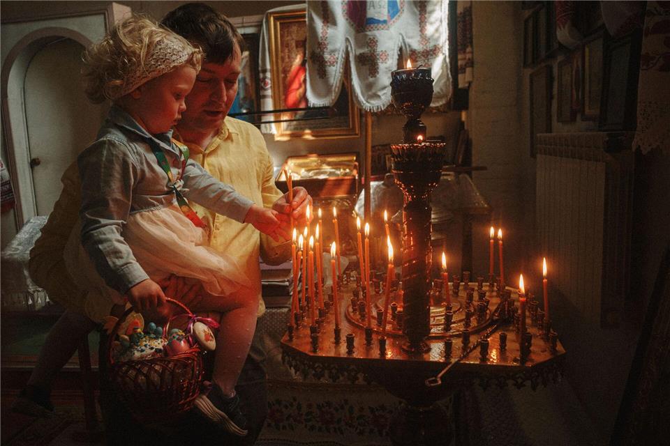 Die Osterwaffenruhe in der Ukraine ist nach Angaben des Generalstabs des Landes bereits Hunderte Male gebrochen worden. (Archivbild)George Ivanchenko/AP/dpa
