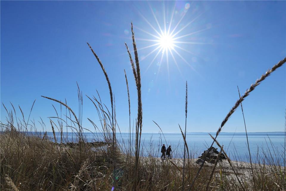 Die Ostsee hat für ihre Anwohner eine hohe emotionale Bedeutung, hat das Thünen-Institut in einer Umfrage herausgefunden. (Symbolbild)Christian Charisius/dpa