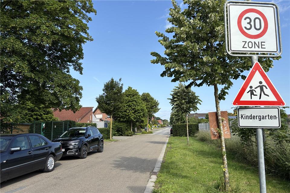 Die Parksituation am Holten am St.-Nikolaus-Kindergarten soll anders gestaltet werden; auch, um dort für mehr Sicherheit zu sorgen.