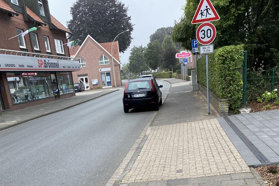 Die Parksituation auf der Weseler Straße möchte die Junge Union verbessern.